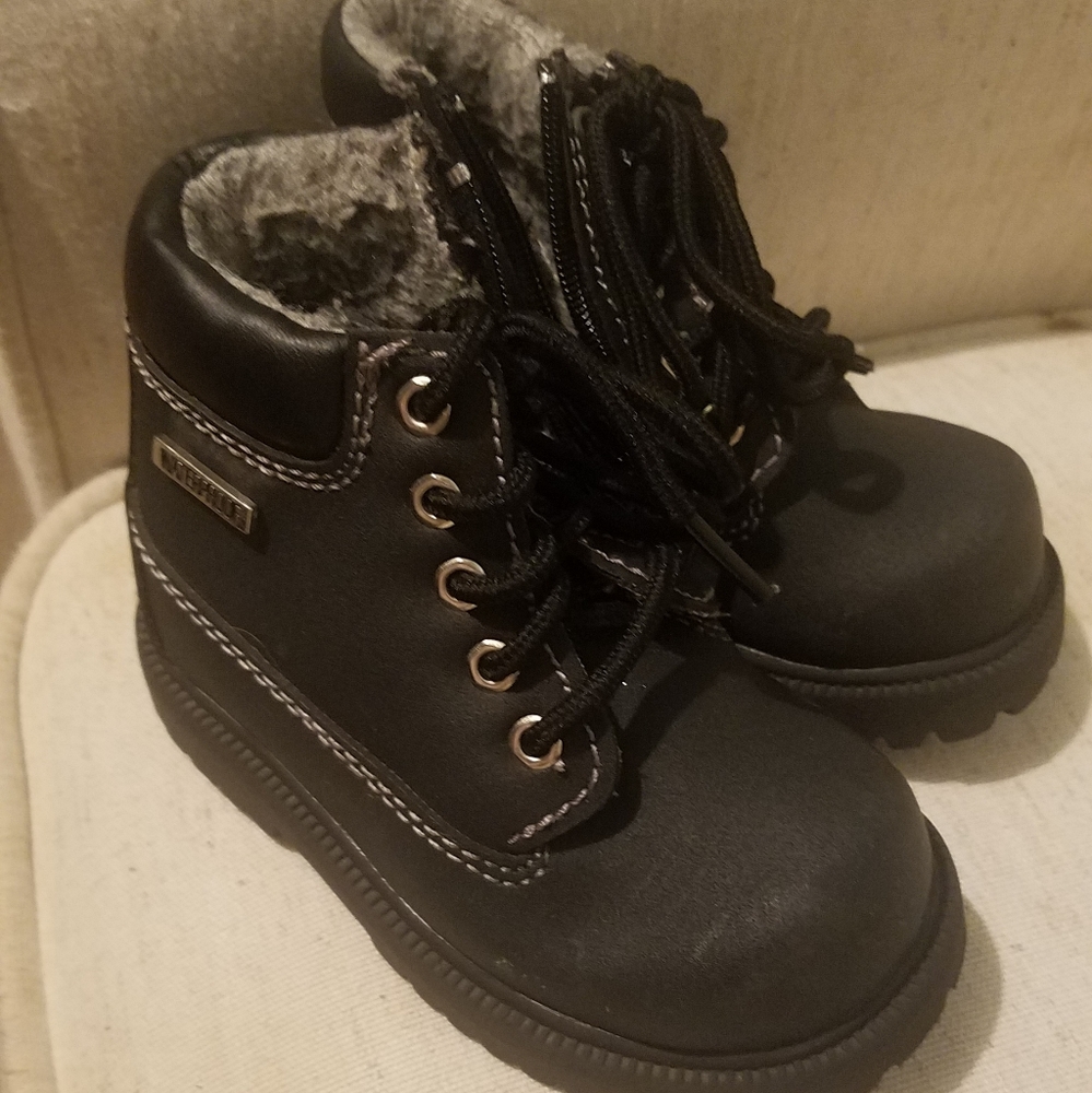 Kids boots